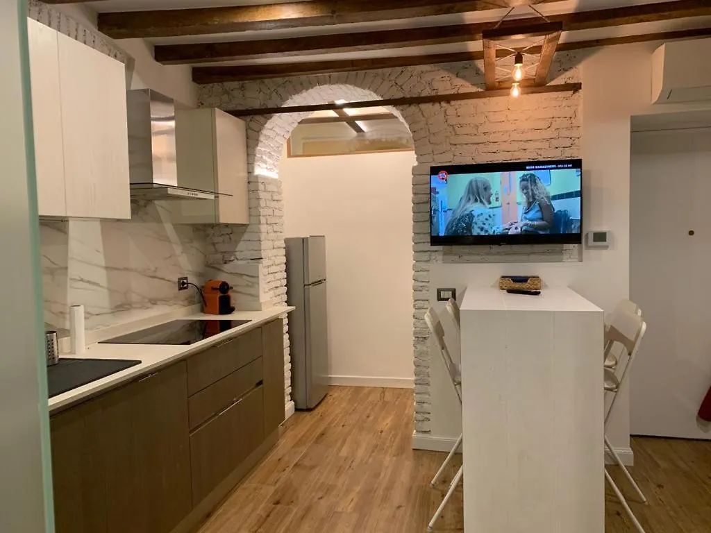 Elegant Suite In Milan Center