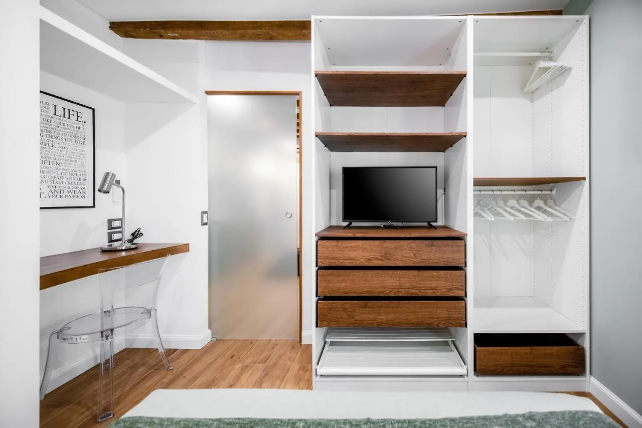 Elegant Suite In Milan Center 0*,